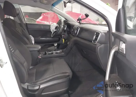 2017 Kia Sportage Lx z USA, uszkodzony, nr VIN KNDPMCACXH7099751